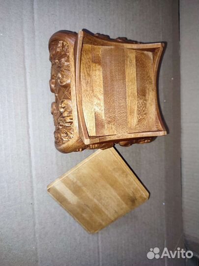 Деревянная шкатулка