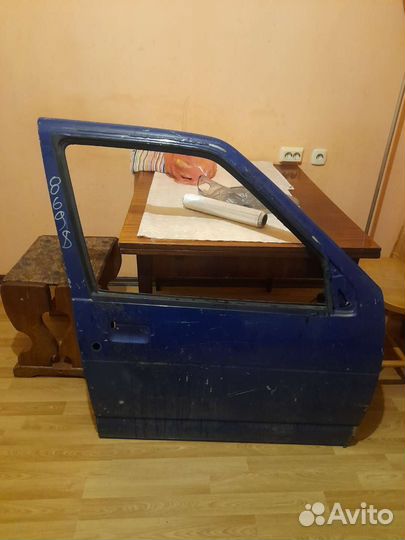 Продаю правую дверь