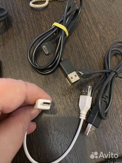 Блоки питания для сотовых телефонов,наушники