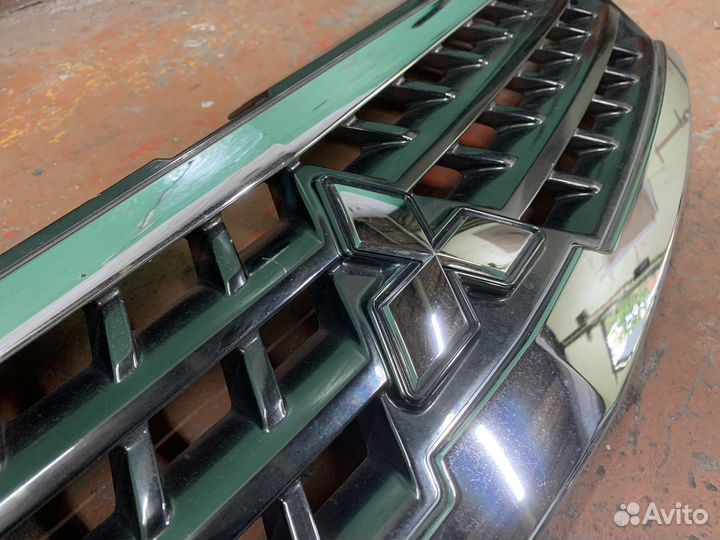 Решетка радиатора mitsubishi outlander xl