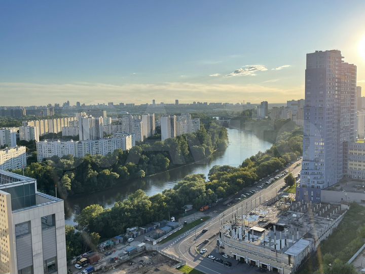 Своб. планировка, 76 м², 22/36 эт.
