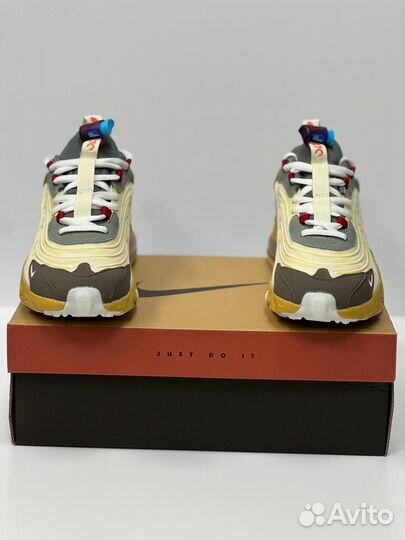 Кроссовки nike AIR MAX 270 React (41)