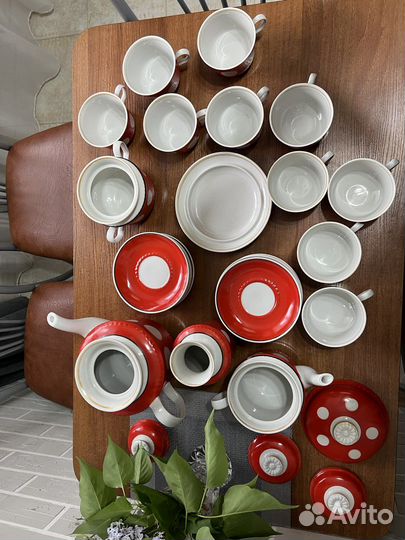 Чайный сервис горох на красном