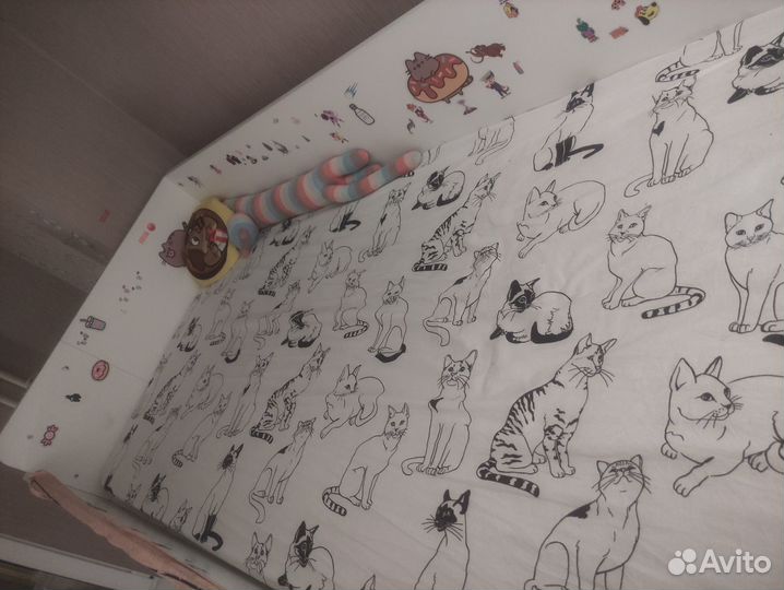 Детская кровать чердак со столом и шкафом