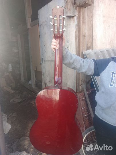 Продам гитару
