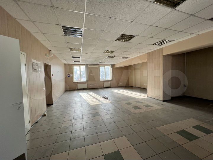 Офис-склад с пандусом, 270 м²