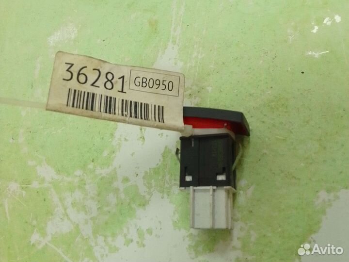 Кнопка аварийной сигнализации Volkswagen Golf 6 5K