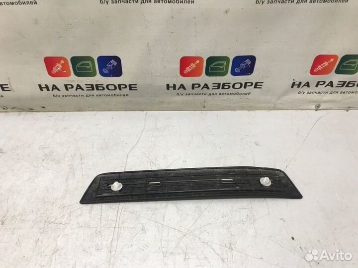 Накладка на порог внутренняя задняя левая Toyota