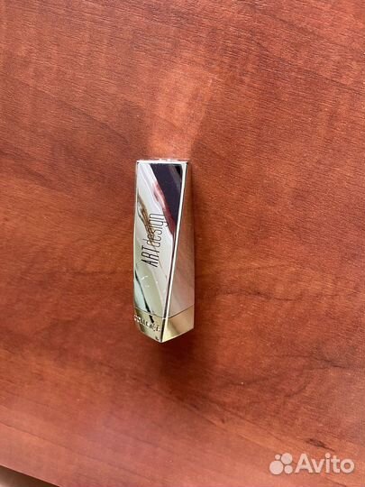 Помада новая
