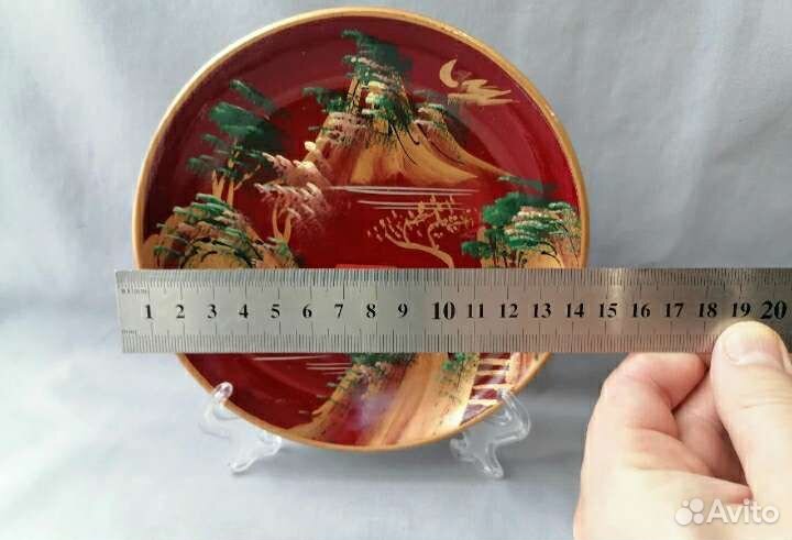 Тарелка на подставке