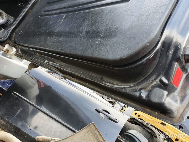 Крышка дверь багажника Mitsubishi Pajero Pinin IO