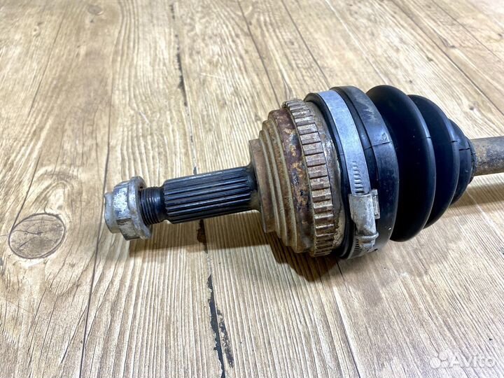 Привод левый Honda Civic Ek3