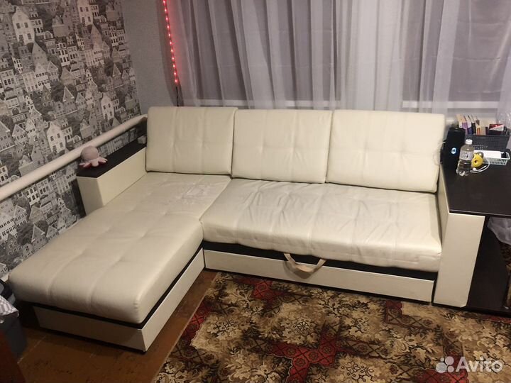 Кожаный угловой диван бу