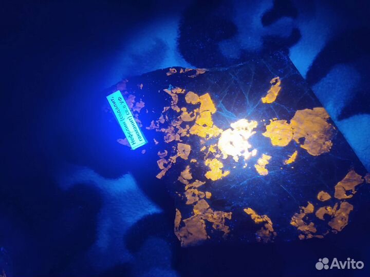 Содалит флюрисцирующий минерал