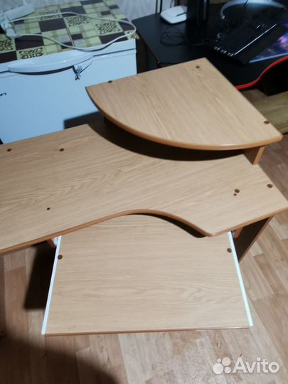 Компьютерный стол