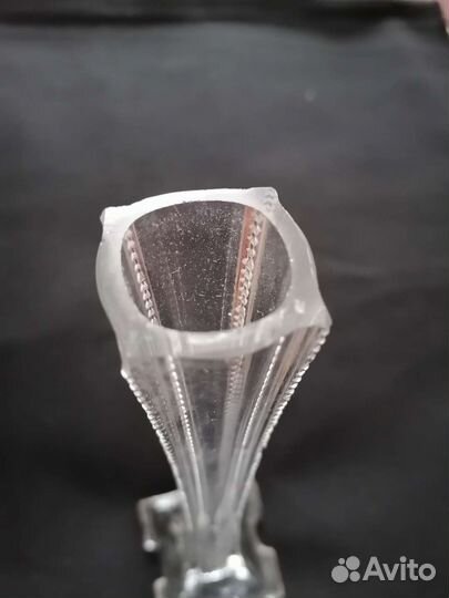 Ваза берцовая. Стекло