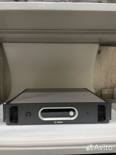 Центральный блок конференц-системы Bosch dcnccu2