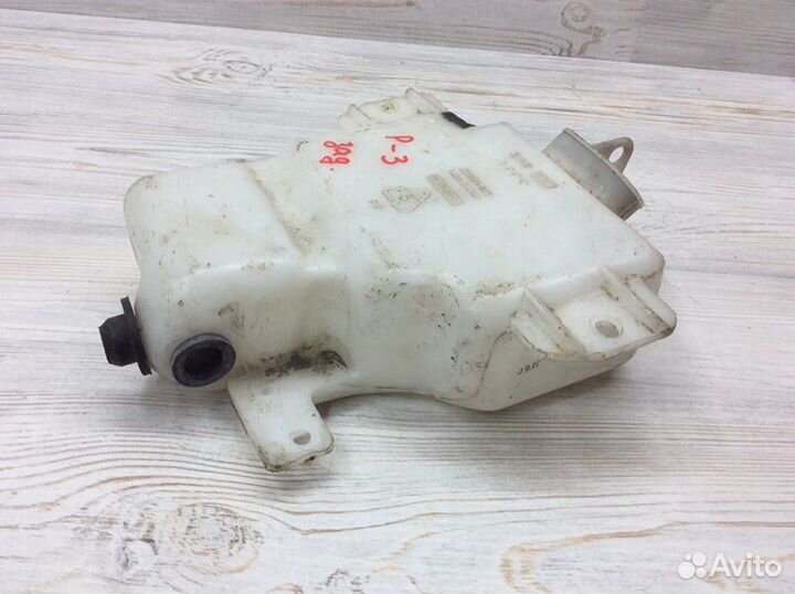 Бачок омывателя заднего стекла задний Mitsubishi