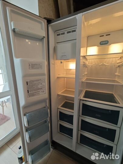 Холодильник side-by-side Daewoo