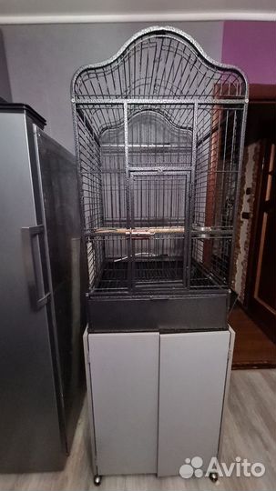 Клетка для крупного попугая