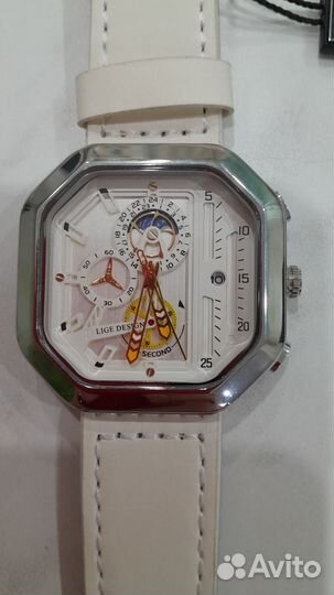 Мужские кварцевые часы с белым ремешком