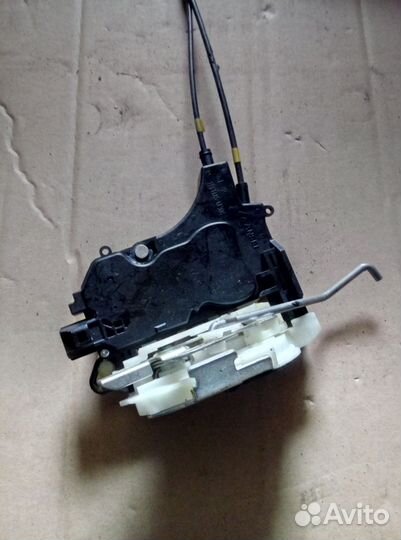 Замок двери Mitsubishi Lancer 10