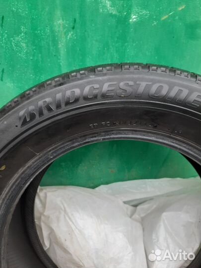 Bridgestone Blizzak VRX 225/60 R17