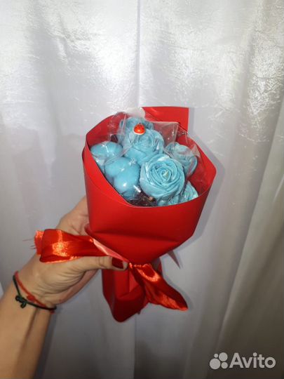 Букет из шоколадных роз, клубника в шоколаде