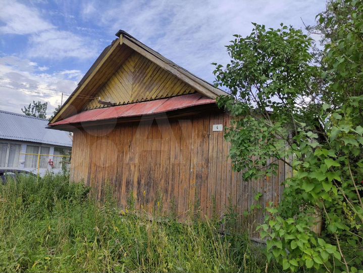 Дом 25 м² на участке 4 га