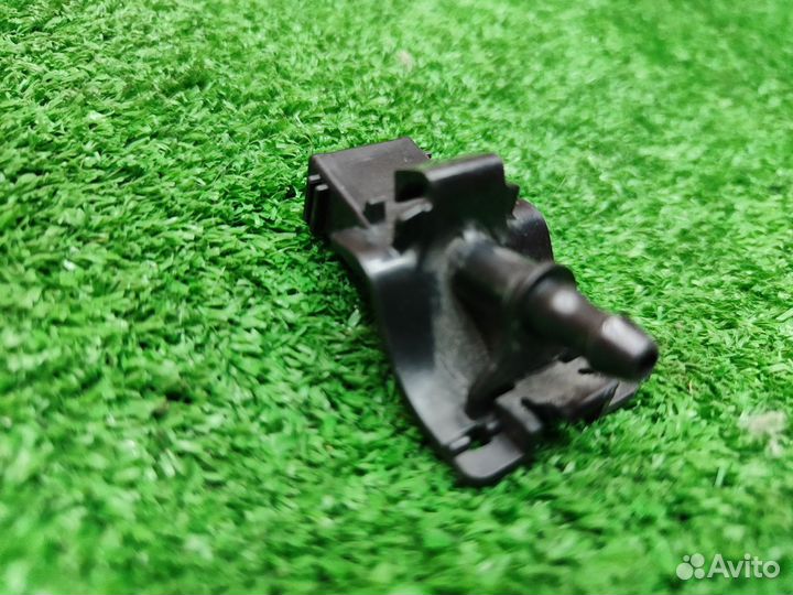 Форсунка омывателя Шланг Toyota Auris E150