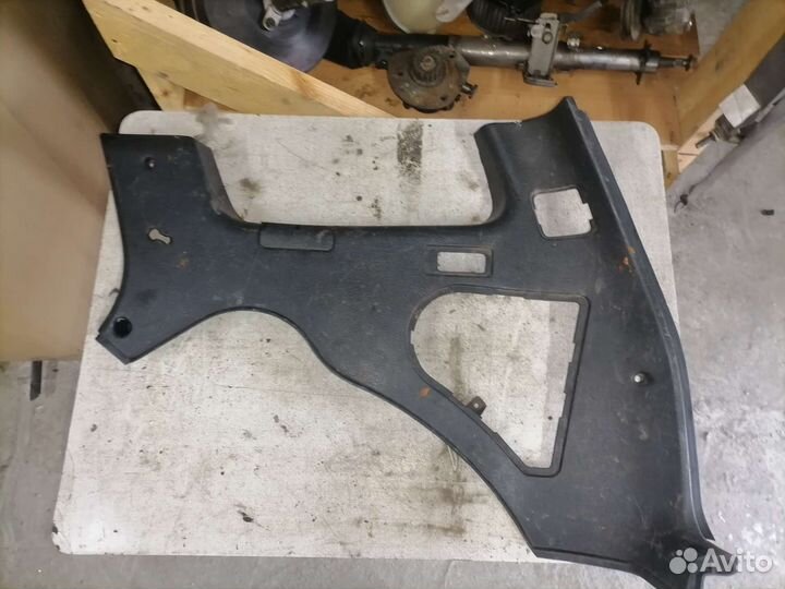 Обшивка багажника правая Kia Sportage 1