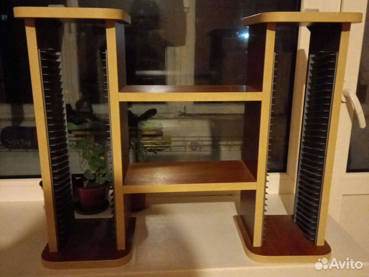 Полка, подставка для дисков