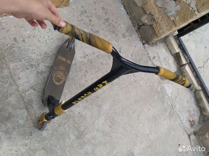 Самокат трюковой