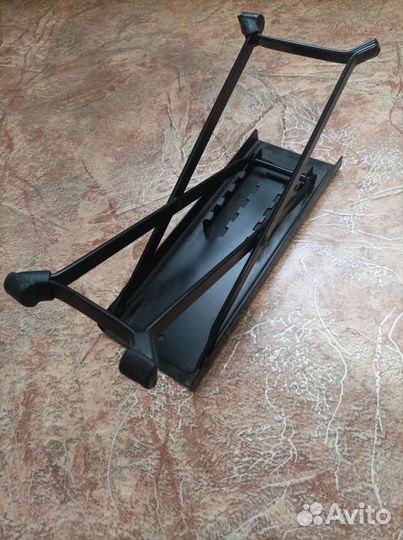 Подставка под ногу гитариста