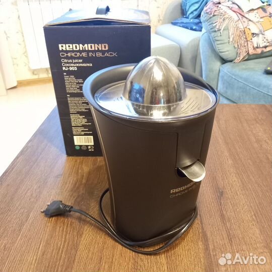 Соковыжималка Redmond Citrus Juicer RJ-903