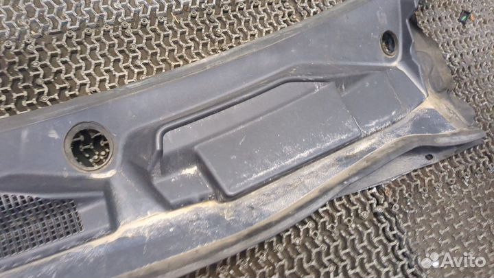 Жабо под дворники Toyota 4 Runner, 2003