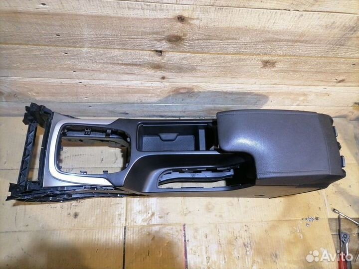 Подлокотник Opel Insignia