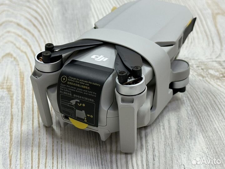 Квадрокоптер DJI Mini 2SE Fly More Combo.Новый