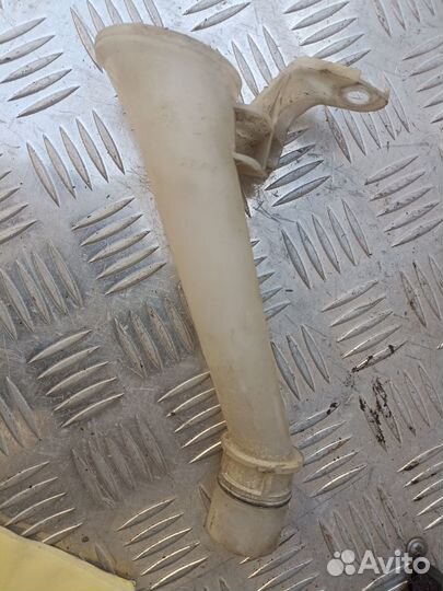 Горловина бачка омывателя Nissan X-Trail t30