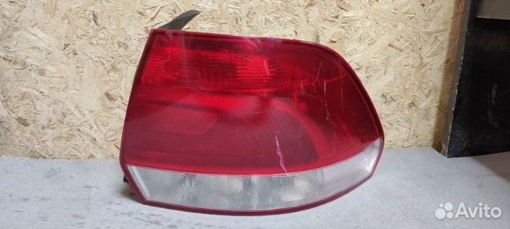 Стоп-сигнал задний правый Volkswagen Polo седан