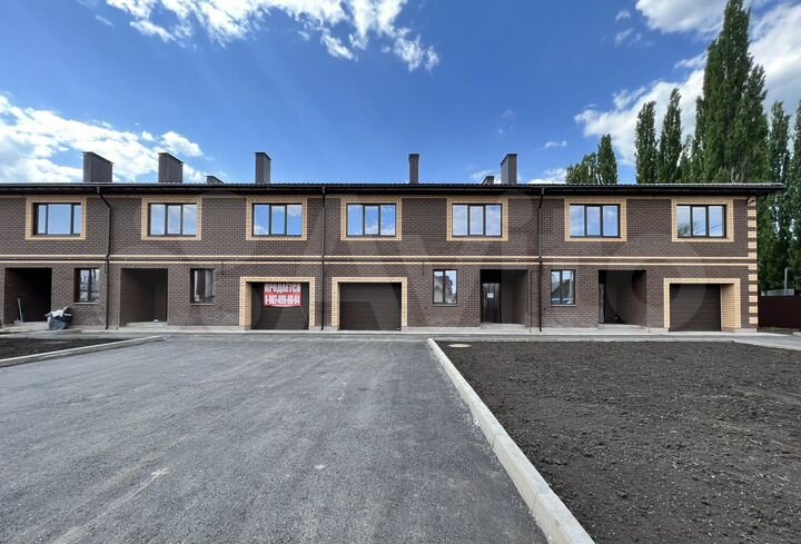 Дом 193,6 м² на участке 2,8 сот.