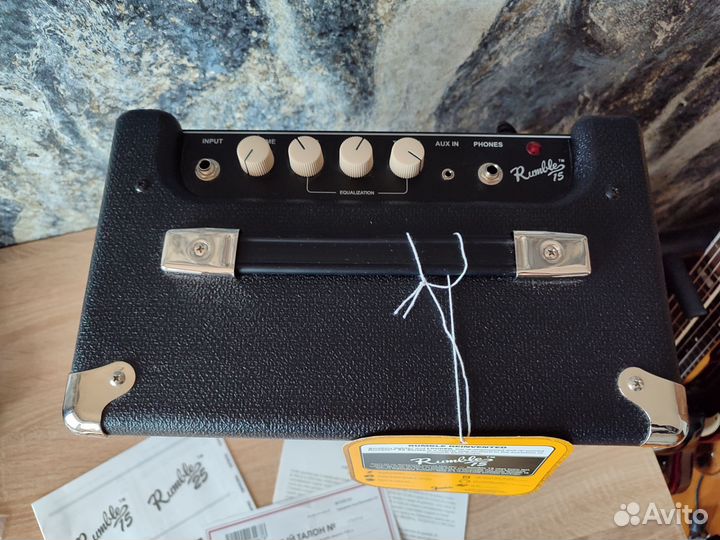 Басовый комбоусилитель Fender