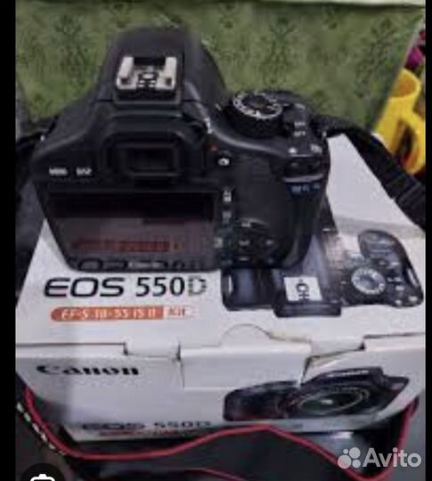 Зеркальный фотоаппарат Canon 600d