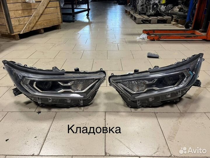 Фары передние пара full LED RAV 4 xa50 2021