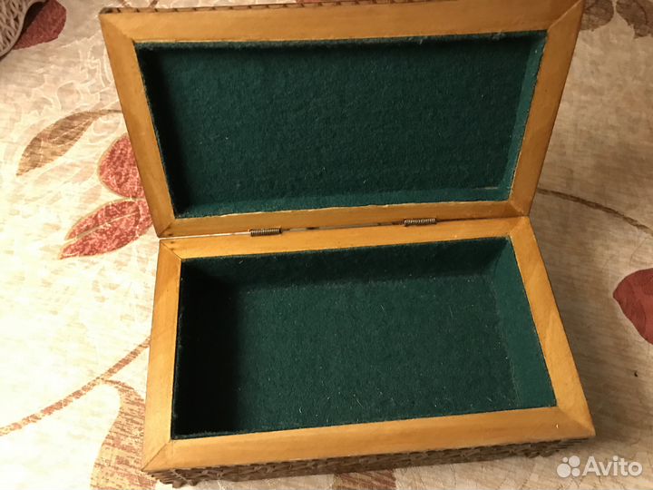 Шкатулка деревянная, резная