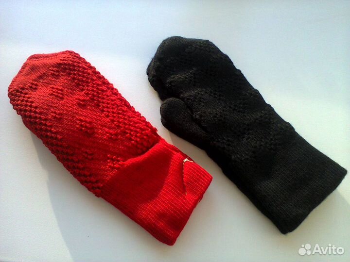 Варежки женские две пары