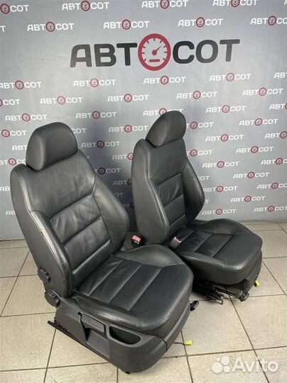 Сиденья к-кт RS Skoda Octavia A5 RS 1Z (2004-2012