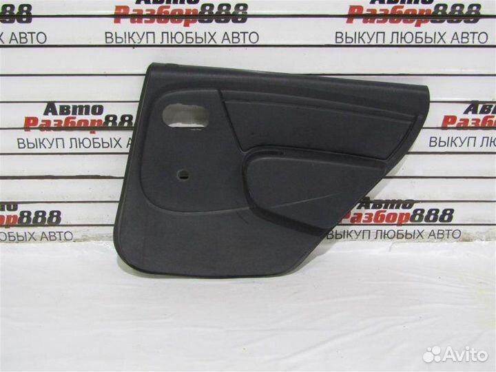 Обшивка двери задняя правая Renault Logan 1 2011