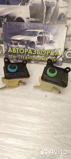 Бачок жидкости гур Audi 80 B3