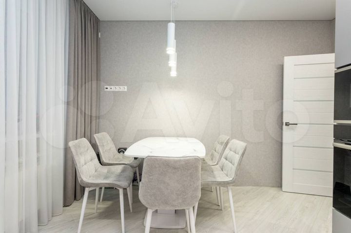 3-к. квартира, 92 м², 9/17 эт.